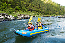 inflatable kayaks_rogue river_whitewater_rafting_kayaking_fall trips_riogue_river